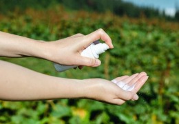 使用防曬噴霧也要注意保護肺部?。?！